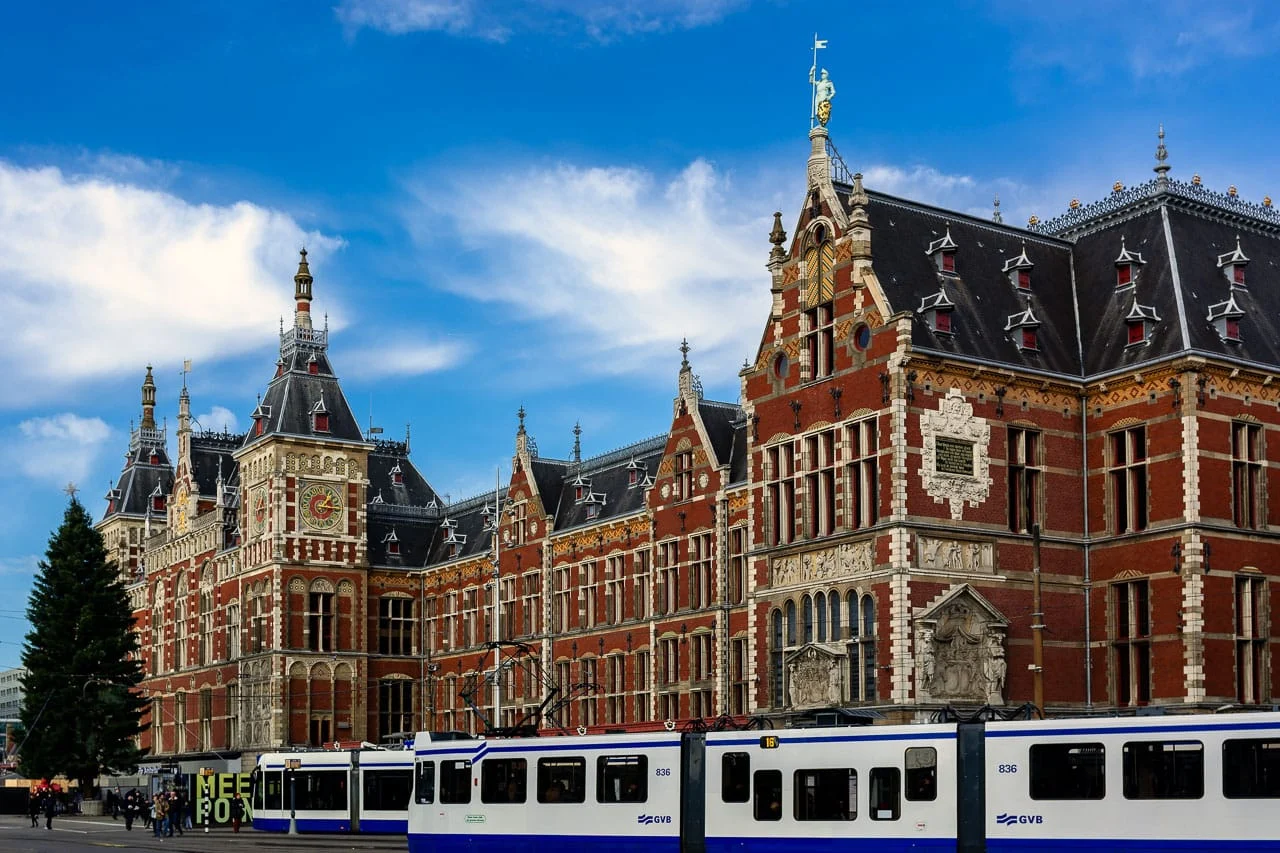 Amsterdam a City of Canals, Charm, & Culture 2 Capturing the essence of Amsterdam